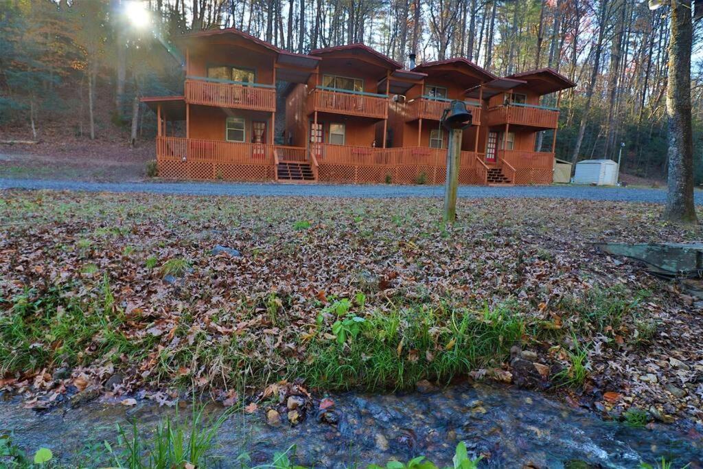Amazing Cabin Fireplace And Stream #11 Helen Eksteriør bilde